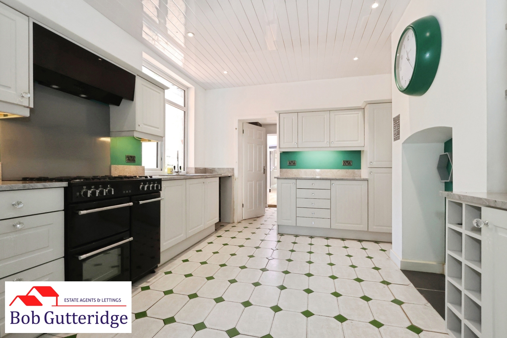 FITTED KITCHEN / BREAKFAST ROOM